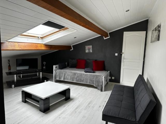 Appartement Mansarde Et Climatise 50 M2 Pompignan  Eksteriør billede
