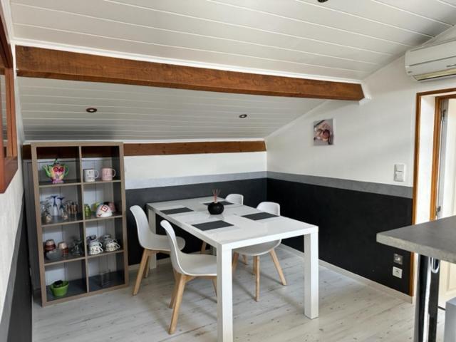 Appartement Mansarde Et Climatise 50 M2 Pompignan  Eksteriør billede
