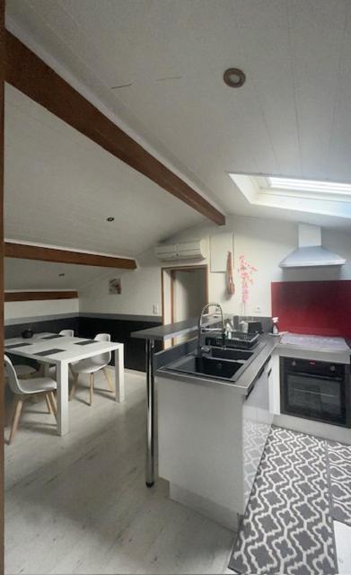 Appartement Mansarde Et Climatise 50 M2 Pompignan  Eksteriør billede